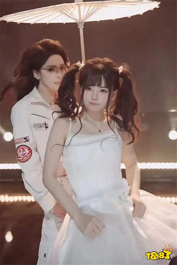 火线妹从游戏顶流沦落到卖烤肠?即将与呆妹儿合体去团播跳舞?!