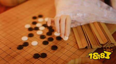 五子棋vs圍棋：差異在哪？新手該選哪種入門？