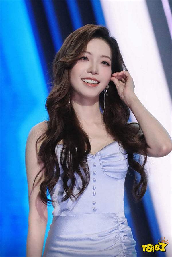 希然小钰喝酒爆猛料？直言自己想被成熟男宠成宝，但又馋20岁小鲜肉身体？！