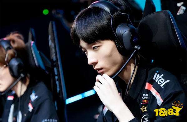 Uzi预言的千万富翁AD重返EDG!曾遭女友诬陷PC毁前途,新赛季能否带领EDG崛起?