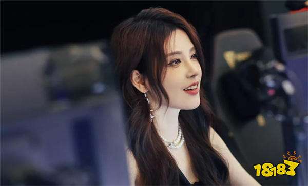 Rita直播连麦被唱“30岁没结婚的女人”整破防,深夜12点直播遭灵魂拷问:晚上没生活?