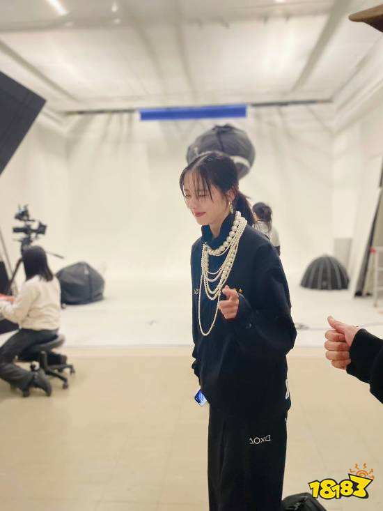 加藤小夏 联名拍摄幕后花絮图4