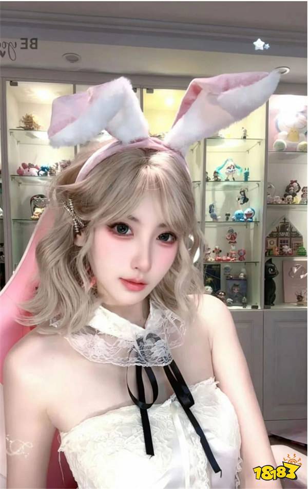 LPL女解说鼓鼓跟榜一大哥相约洗浴中心？！要求大哥带她去商K帮点两男模！