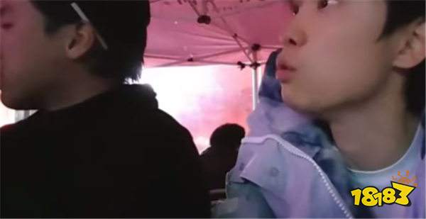 Doinb户外直播遭醉酒粉丝挑衅,公然调侃糖小幽?Doinb当场翻脸:玩笑过界了!