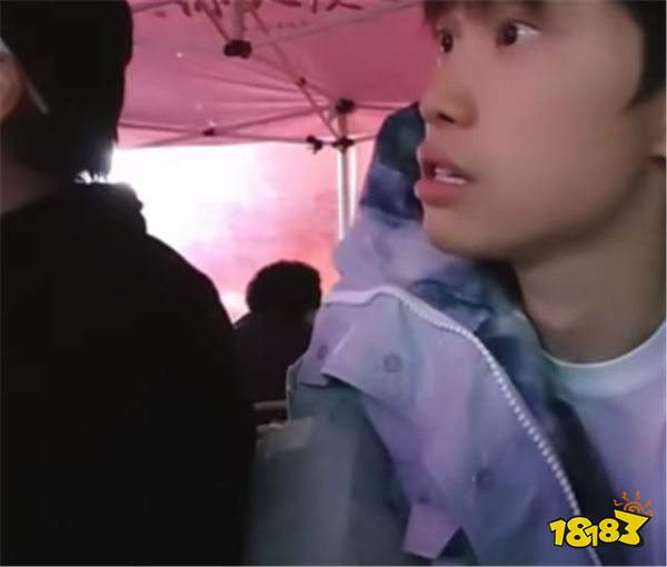 Doinb户外直播遭醉酒粉丝挑衅,公然调侃糖小幽?Doinb当场翻脸:玩笑过界了!