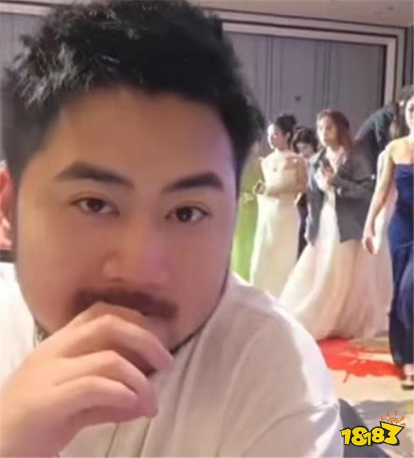 轩子巨2兔圣诞与茄子共同参加活动闹连环乌龙：误以为茄子是“W”？茄子急喊“我不是成都的”！