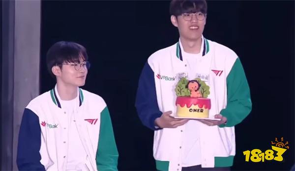 一边狂骂一边疯抢！Faker7000元合影票遭粉丝吐槽太贵，开卖1分钟便售罄！