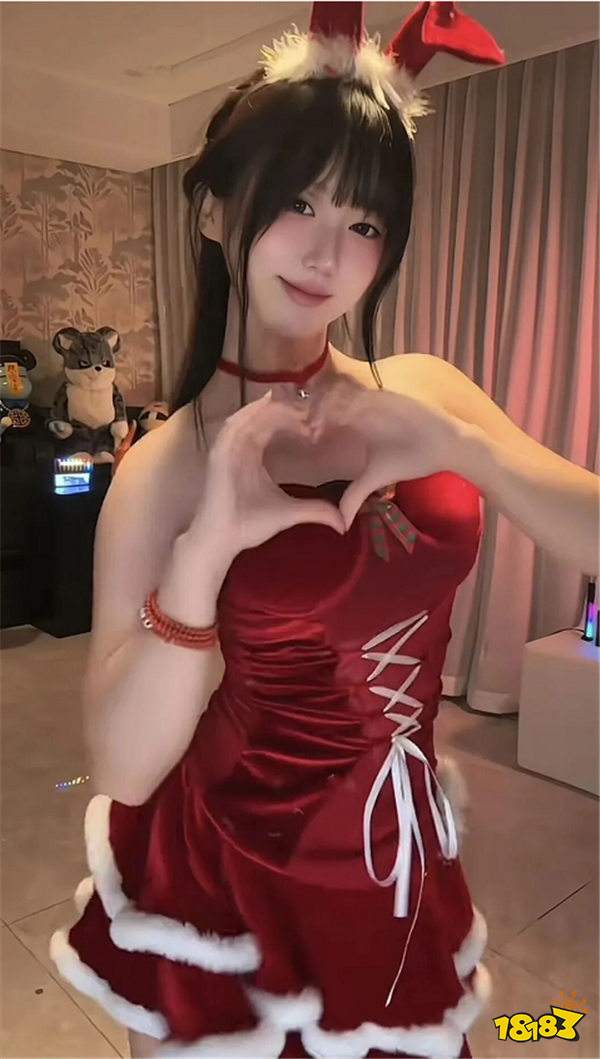 呆妹儿给大哥定制性感视频，顺手发粉丝群让白嫖，大哥怒怼：我出米凭啥别人免费看？