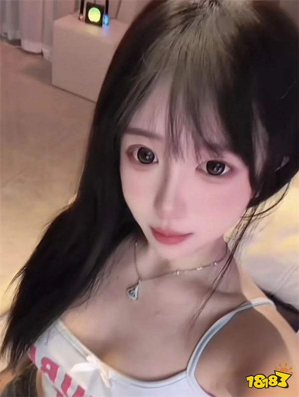 呆妹儿给大哥定制性感视频，顺手发粉丝群让白嫖，大哥怒怼：我出米凭啥别人免费看？