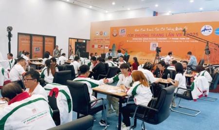 第七届芳庄杯象棋国际名手赛落幕 中国00后棋手许文章夺冠