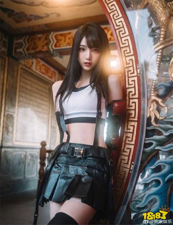 林俊杰深夜官宣恋情!小21岁女友颜值封神,还COS过蒂法!