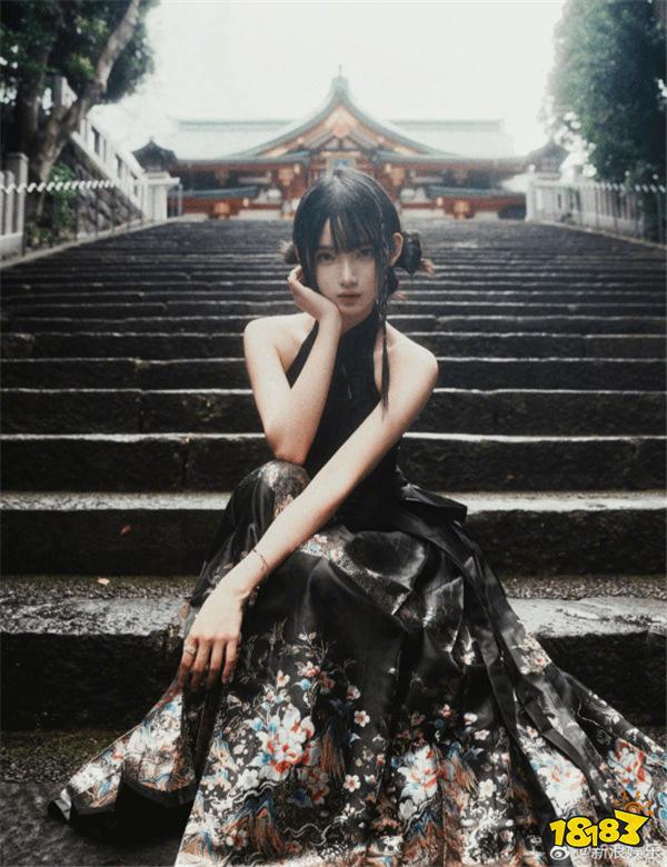 林俊杰深夜官宣恋情!小21岁女友颜值封神,还COS过蒂法!