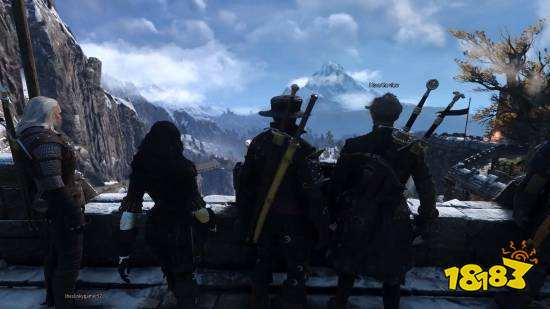 联机模式下玩家在酒馆内休闲社交画面