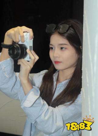 免费直播聊天平台哪个好 魅影直播间最新版