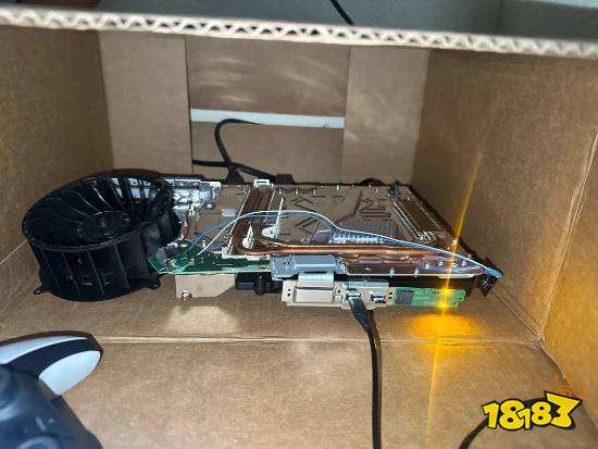 网友获得的PS5 Pro裸板实物照片