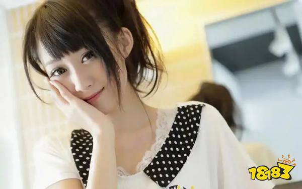 直播交友App哪款美女多 热门直播美女互动直播平台推荐