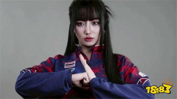 泰国国家队女电竞选手作弊被抓!比赛时竖中指挑衅,还找男朋友代打?