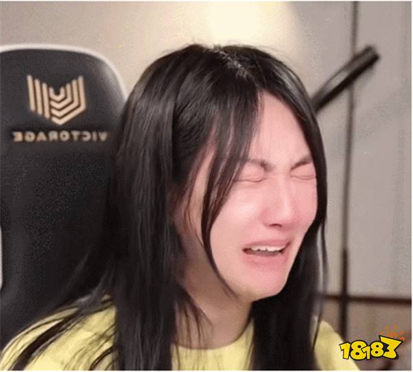 初代LOL女神小蒼直播破防痛哭？！被網(wǎng)友吐槽年紀(jì)太大法令紋明顯！