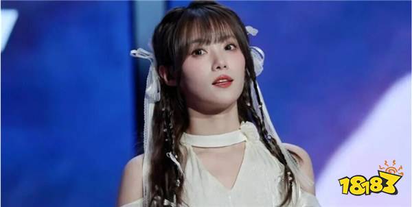 9年青春全错付！Rookie网红新女友私照曝光，劈腿实锤细节引发争议！