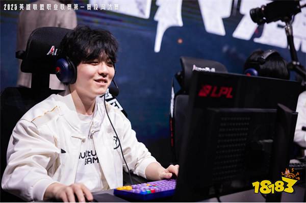 Rookie新女友身份扒光！出轨质疑再添实锤！