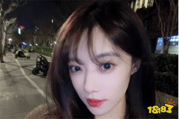 LPL主持小钰分手风波后首次更新日常，晒美食心情大好超洒脱！