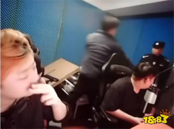 喊太嗨闯祸了！DYS深夜解说LOL扰民被投诉，JC直接上门警告！