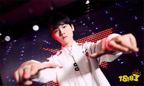 国际赛事导播闹顶级乌龙！把Gala黑粉嘲讽牌当应援狂给特写？